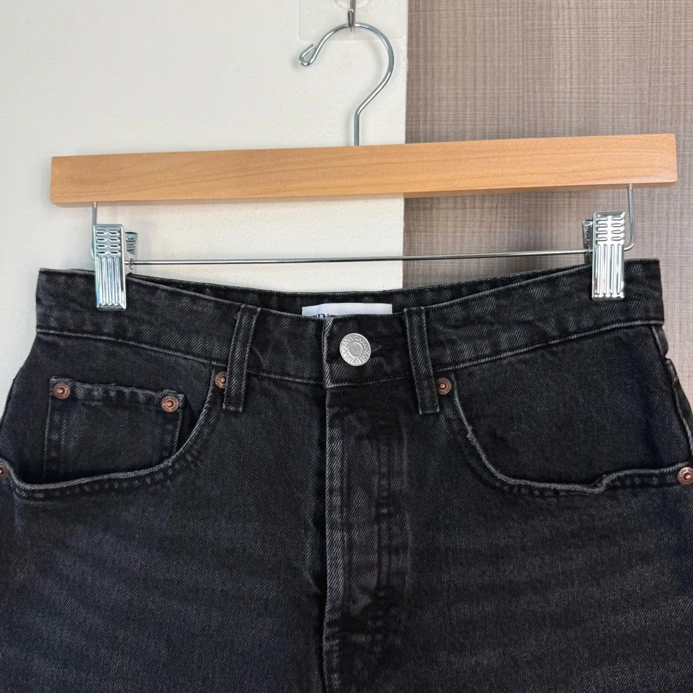 Zara‎ Black High Rise Distressed Denim Shorts 100% Cotton Raw Hem Size 4